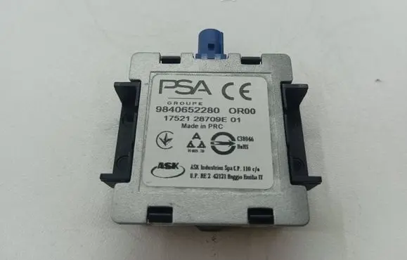Opel Mokka B Aerial antenna amplifier 9840652280 17521