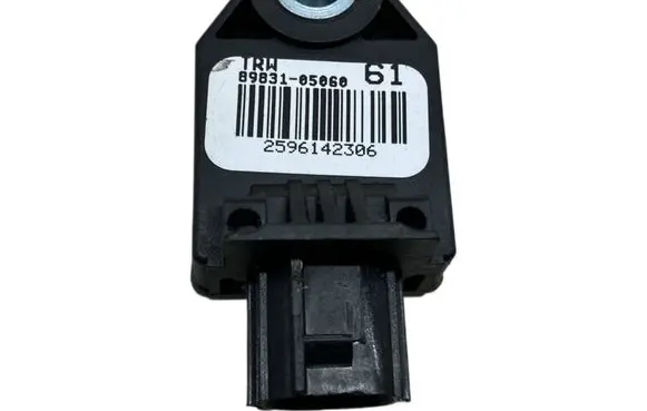 Toyota Avensis T270 Airbag deployment crash/impact sensor 8983105060 89831-05060