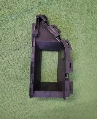 Dacia Sandero Intercooler air channel guide 622B48498R