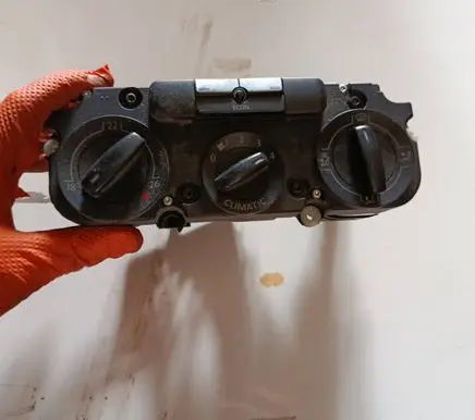 Volkswagen Golf IV Climate control unit 537011CF 74730920