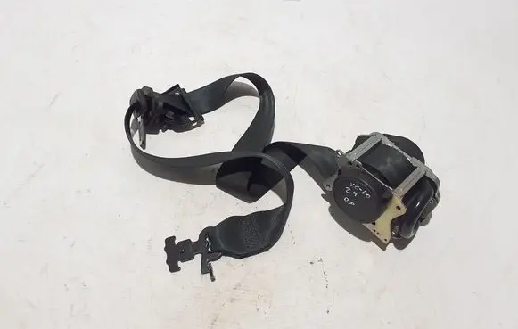 Volvo XC60 Front seatbelt 32149082
