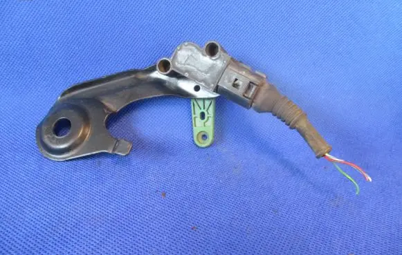 Audi A6 S6 C7 4G Rear air suspension level height sensor 4H0907503