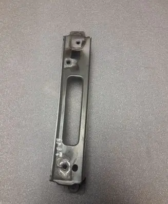 Fender mounting bracket