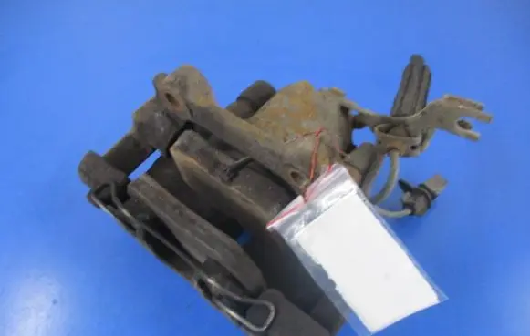 Volkswagen PASSAT B5.5 Front brake caliper