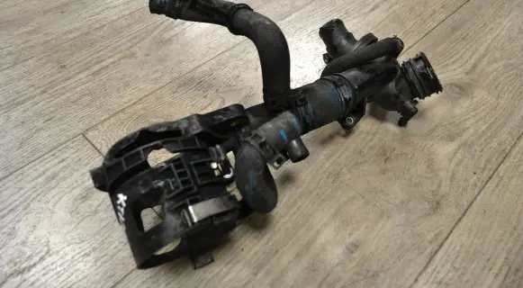 Mercedes-Benz Sprinter W906 Thermostat housing A6512002800