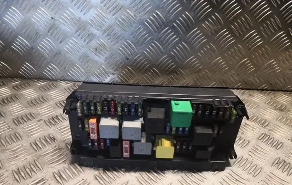 Mercedes-Benz E W212 Fuse box set 2129008307 A2129008307