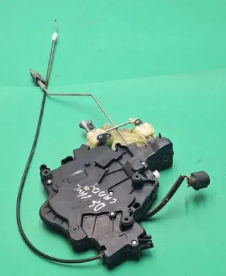 Volkswagen Caddy Sliding door lock 2k0843654bb