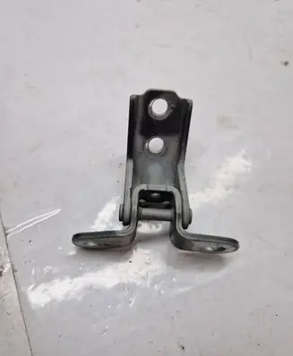 Hyundai Santa Fe Front door upper hinge