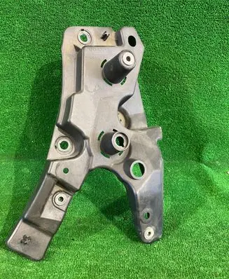 Volvo XC60 Fender mounting bracket 32288932
