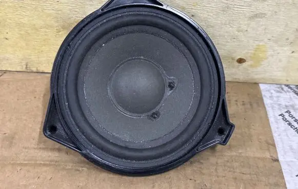 Mercedes-Benz S W222 Panel speaker A2228200602