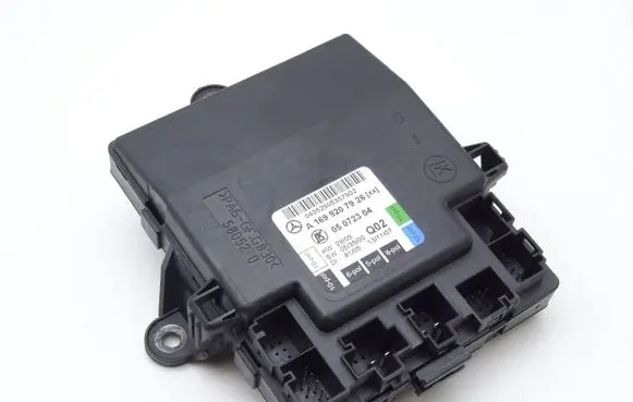 Mercedes-Benz B W245 Door control unit/module A1698207926