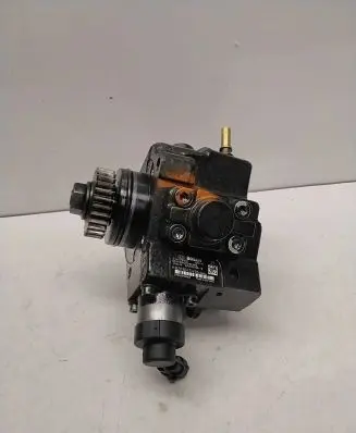 Renault Megane III Fuel injection high pressure pump 8201045496 0445010250