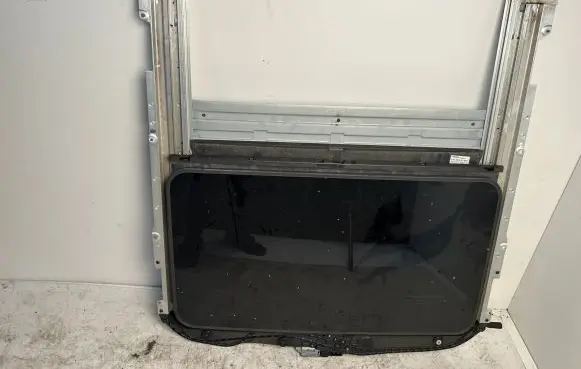Mercedes-Benz C AMG W204 Sunroof set A2047800029