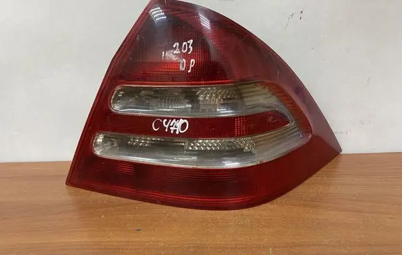 Mercedes-Benz C W203 Rear/tail lights C4710