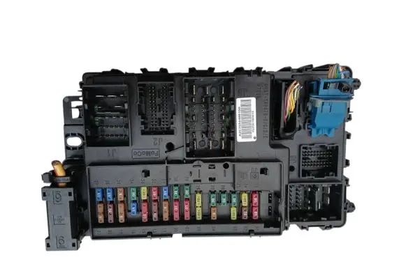 Ford Mondeo MK V Fuse module FU5T15604