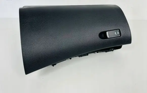 Mercedes-Benz E AMG W213 Glove box