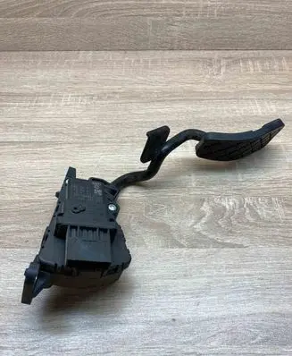 Audi A6 S6 C6 4F Accelerator throttle pedal 4F2721523 6PV00898402