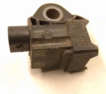 Mercedes-Benz C W205 Airbag deployment crash/impact sensor A2139051300