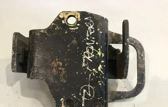 Opel Frontera A Engine mounting bracket W174932