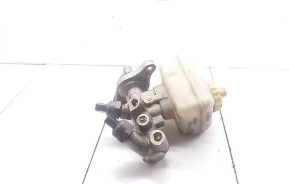 Volkswagen Golf IV Master brake cylinder L481402