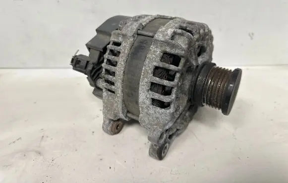 Audi A4 S4 B8 8K Generator/alternator 04L903017D