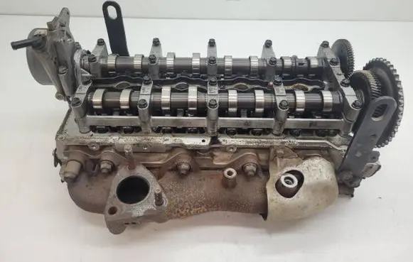 KIA Sportage Engine head
