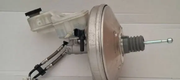 Opel Insignia B Brake booster 84034182