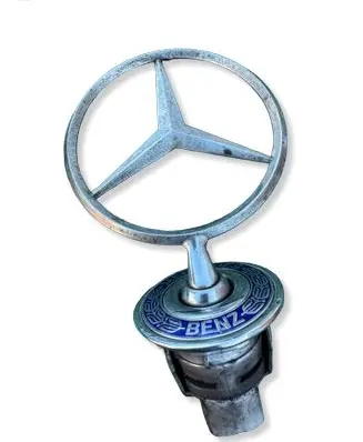 Mercedes-Benz E W212 Manufacturer badge logo/emblem A2218800086 2218800086