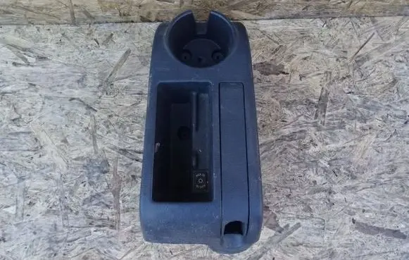 Volkswagen Golf Plus Center console 5M0863323R