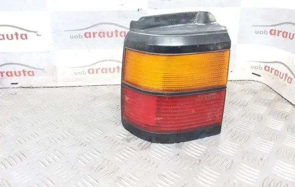 Volkswagen PASSAT B3 Rear/tail lights 333945111