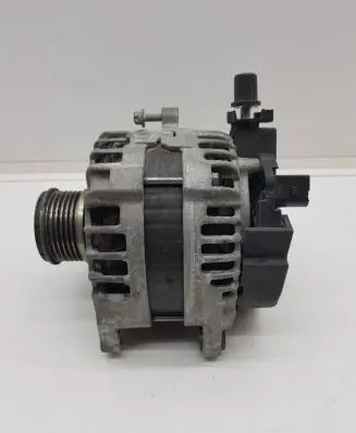 Infiniti Q30 Generator/alternator A0009063822 0125711043