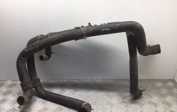 Engine coolant pipe/hose