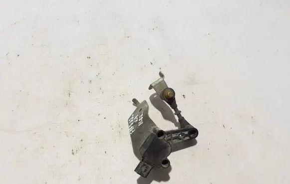 Ford Mach-E I Rear air suspension level height sensor 3049025