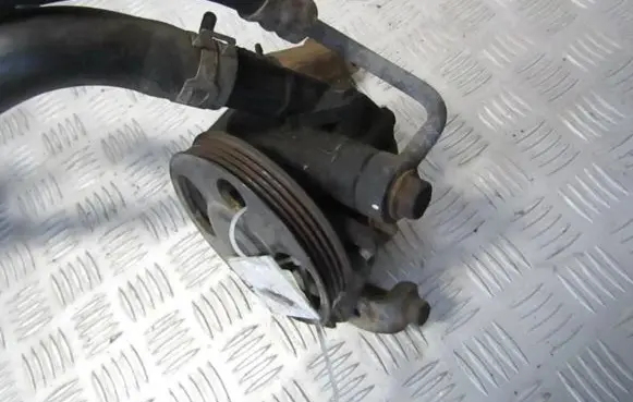 Mazda 323 F Power steering pump