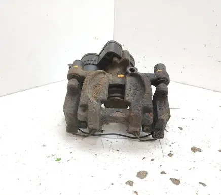 Subaru Outback (BS) Rear brake caliper 26620AL020