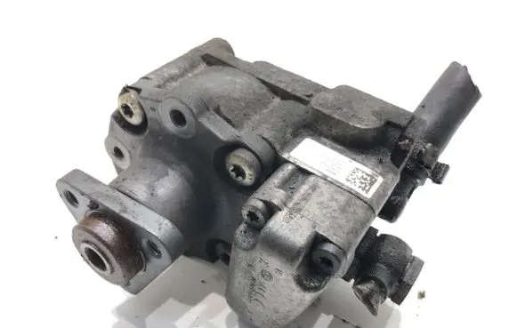 BMW 5 E60 E61 Power steering pump 6780848