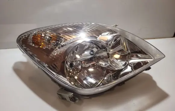 Toyota Corolla Verso E121 Headlight/headlamp 04507674
