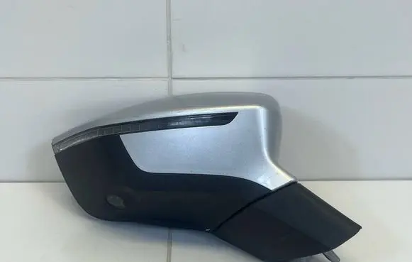 Seat Ateca Front door electric wing mirror E90411353
