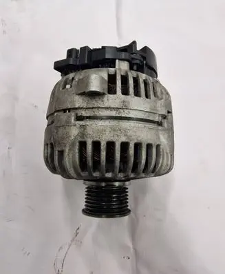 Renault Megane III Generator/alternator R8110D19