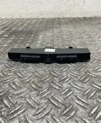 Opel Zafira B Hazard light switch