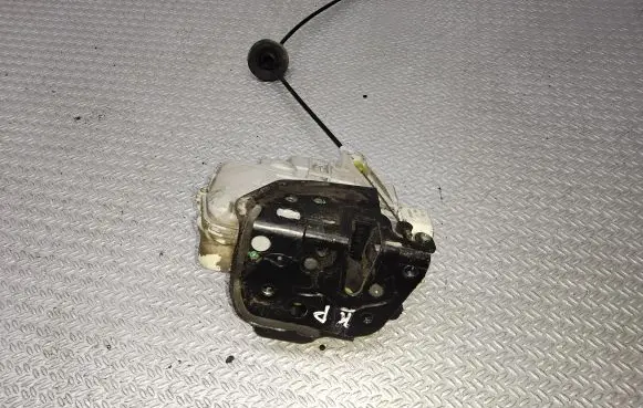Audi A4 S4 B7 8E 8H Front door lock 8E1837015AA