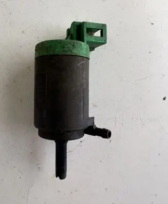 Nissan Terrano Windscreen/windshield washer pump 28920 28920T