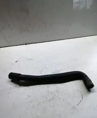 Ford C-MAX I Engine coolant pipe/hose 8352322