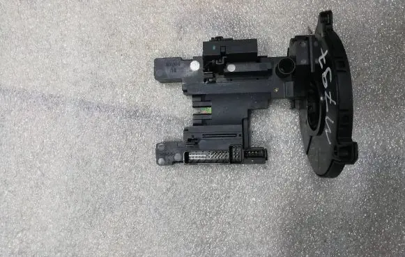 Mercedes-Benz E W211 Steering angle sensor A1715450332 90039041840673 05112405