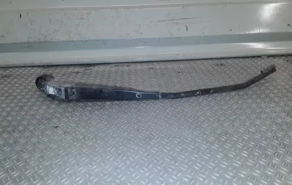 Honda FR-V Rear wiper blade arm 