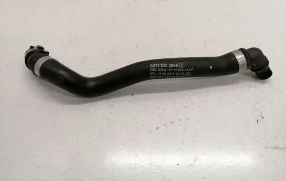 Mercedes-Benz E W211 Engine coolant pipe/hose A1718302896
