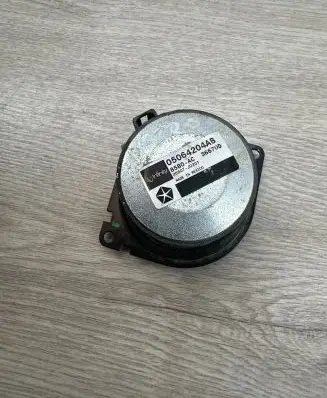 Dodge Nitro Panel speaker 05064204AB 36670D 8580AC