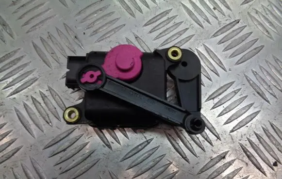 Skoda Octavia Mk1 (1U) A/C air flow flap actuator/motor 1J1907511