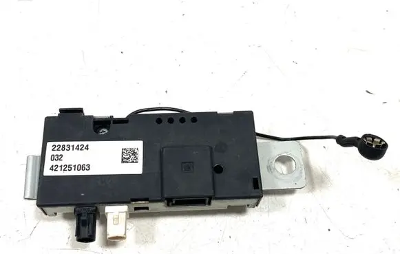 Opel Ampera Aerial antenna amplifier 22831424 421251063