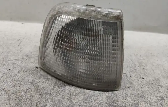Audi 80 90 S2 B4 Front indicator light